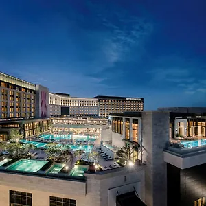 5* Hotel Paradise